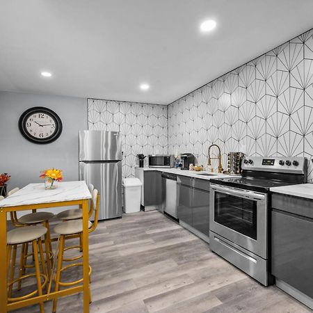 Modern 2Br City Center Getaway With Free Park Houston Exteriör bild