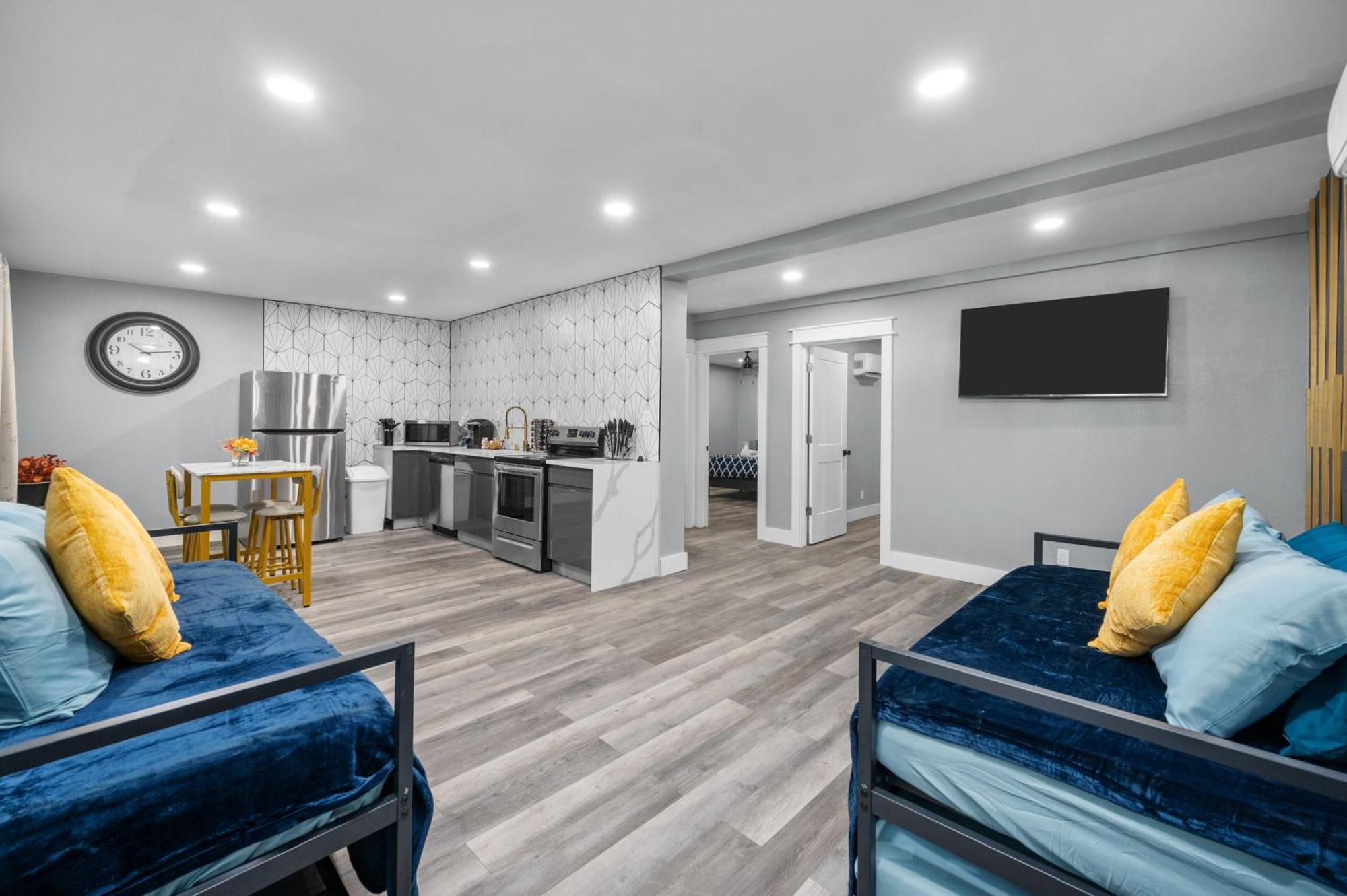 Modern 2Br City Center Getaway With Free Park Houston Exteriör bild